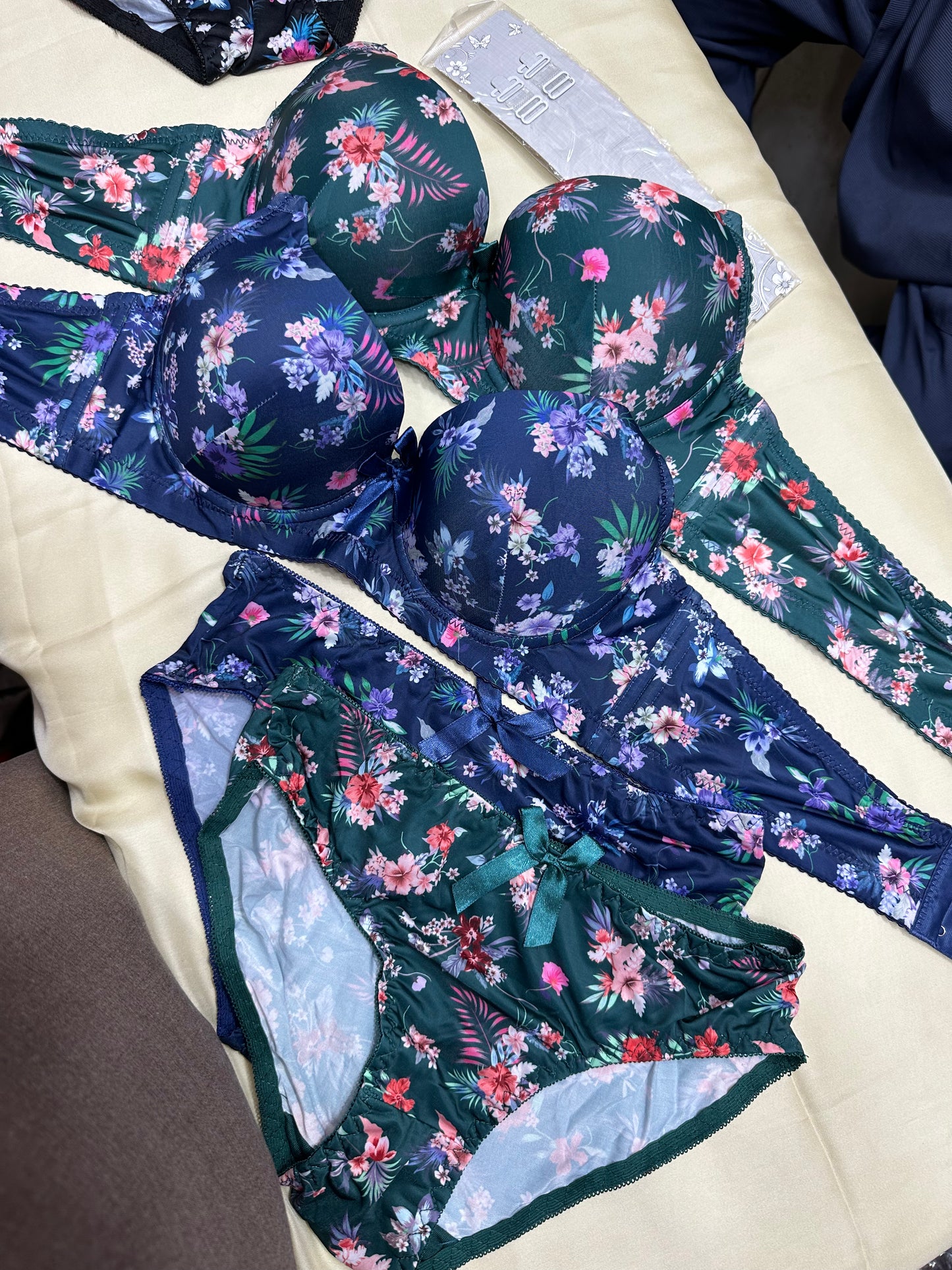 Flower print Single padded Wire Bra Set