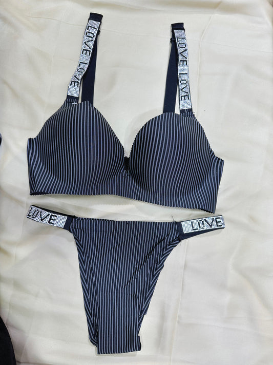 LOVE LOVE SHINE STRAPS WIRELESS BRA Single padded BRA