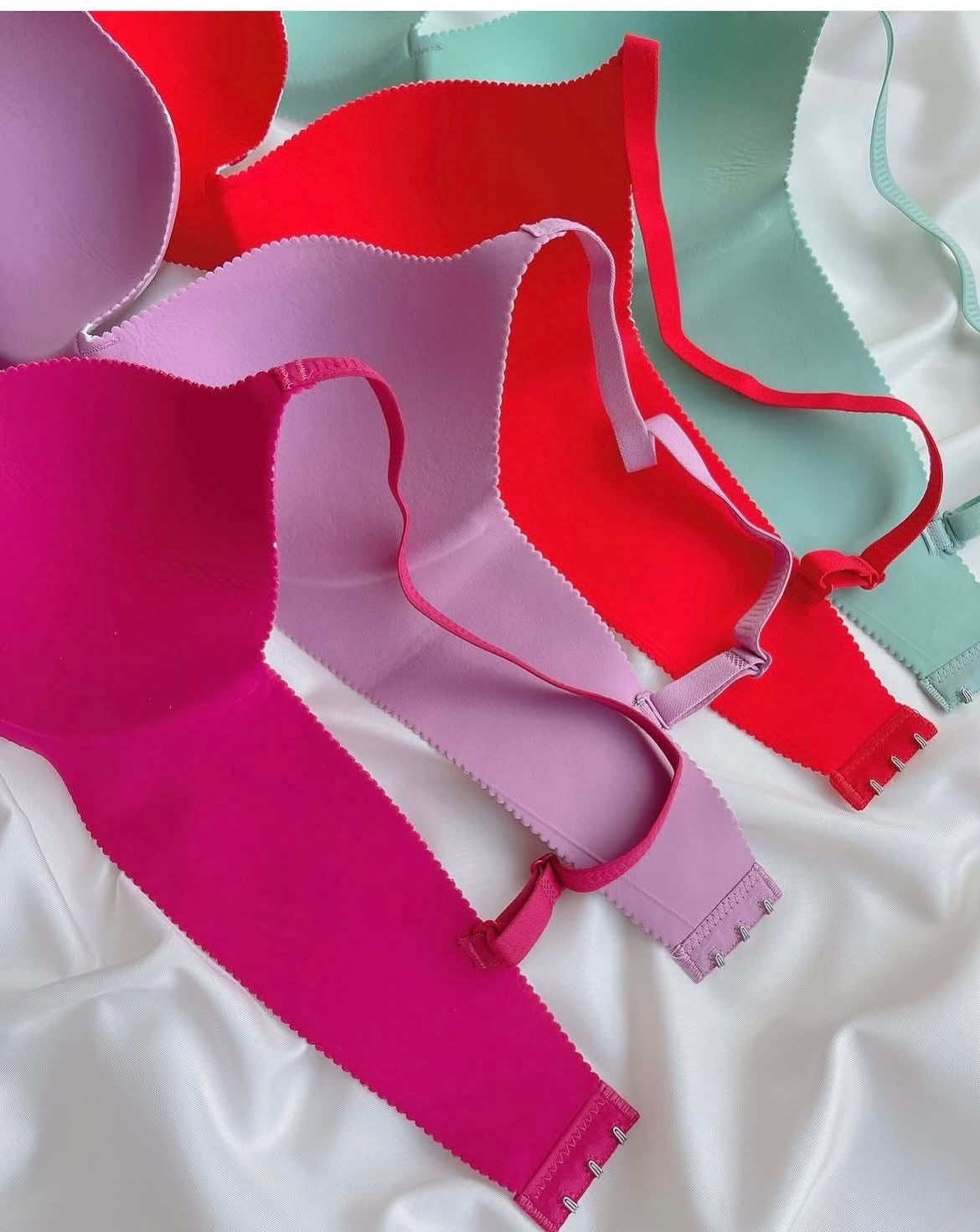 Seamless soft padded Push-up Bra (wireless)